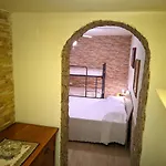 Con Piscina Panoramica Belvedere Mari Pintau Hébergement de vacances *