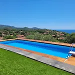 Hébergement de vacances Con Piscina Panoramica Belvedere Mari Pintau Geremèas