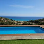 Hébergement de vacances Con Piscina Panoramica Belvedere Mari Pintau