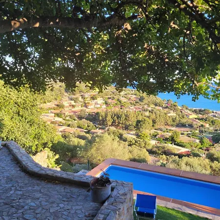 Con Piscina Panoramica Belvedere Mari Pintau Ferienhaus Geremèas