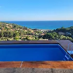 Con Piscina Panoramica Belvedere Mari Pintau Джеремеас