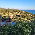 Con Piscina Panoramica Belvedere Mari Pintau Дом отдыха *